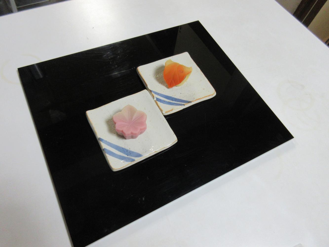 香梅_和菓子2個.jpg